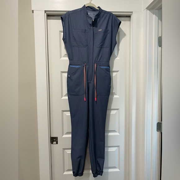 GUC Figs Rafaela Scrub Jumpsuit XS - Picture 2 of 5